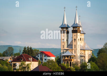 Ortodossi Chiesa Romena di sunrise, Breb (Brebre), Maramures, Romania Foto Stock