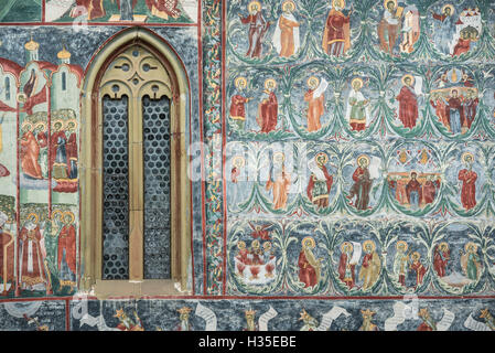 Murali dipinti a Monastero Sucevita, una delle Chiese dipinte del Nord della Moldavia, UNESCO, Bukovina, Romania Foto Stock