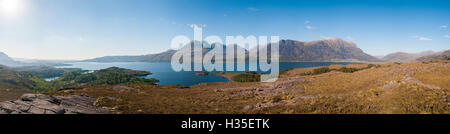 Loch Torridon e Ben Alligin vicino Ardheslaig in Wester Ross, North West Highlands della Scozia, Regno Unito Foto Stock