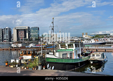 Oosterdok Oosterdokskade Biblioteca del Conservatorio di Hilton Hotel Ristorante Cinese Sea Palace Amsterdam Paesi Bassi Foto Stock