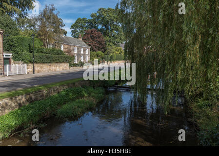 Il fiume Leven al grande Ayton North Yorkshire Foto Stock