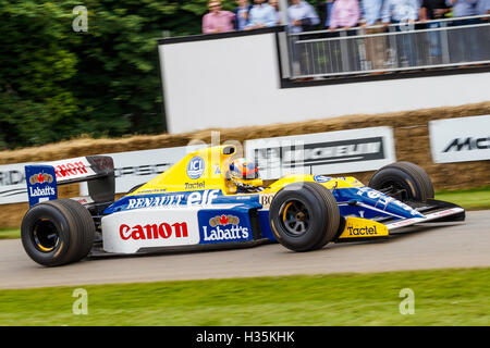 1990 Williams-Renault FW13B con conducente Karun Chandhok al 2016 Goodwood Festival of Speed, Sussex, Regno Unito. Foto Stock