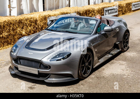 2016 Aston Martin Vantage GT12 Roadster al 2016 Goodwood Festival of Speed, Sussex, Regno Unito Foto Stock