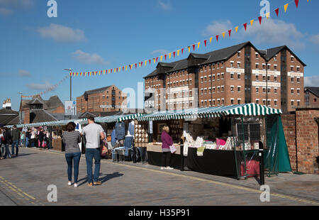 Il National Waterways Museum nel vecchio magazzino di LLanthony in Gloucester Docks Foto Stock