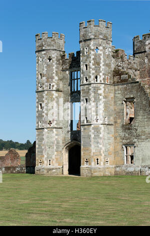 Romantico rudere, Cowdray Castle, Midhurst, REGNO UNITO Foto Stock