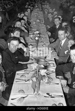 'Italiano ''i lavoratori stranieri'' in corrispondenza di un evento di propaganda a Berlino, 1941' Foto Stock