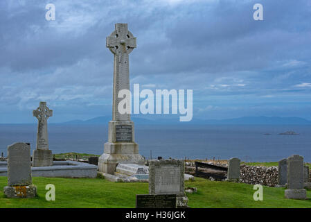 Flora MacDonald's monument sul cimitero Kilmuir, Isola di Skye, Highlands scozzesi, Scozia Foto Stock