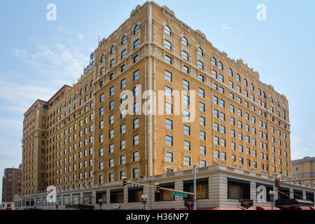 Peabody Hotel vicino a Beale Street nel centro di Memphis, TN famoso per la sua grandezza, duckmaster e anatre residenti Foto Stock