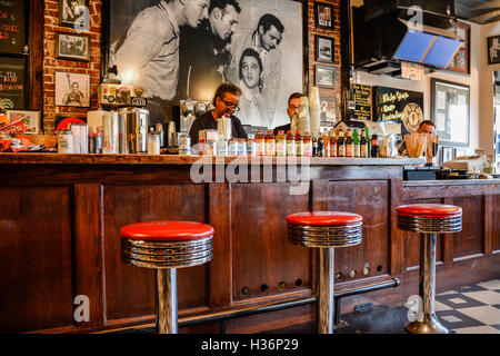 Interior retrò area bar del leggendario Sun Records Studio reception space barkeeps & cimeli le foto d'epoca, in Memphis TN Foto Stock