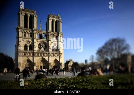 La cattedrale di Notre Dame in Place du Parvis Notre Dame Square,Paris.Francia Foto Stock