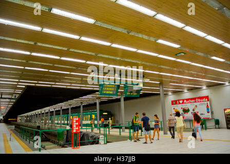 Hev passeggeri locale stazione ferroviaria, Batthyany ter, Buda, Budapest, Ungheria, Europa Foto Stock