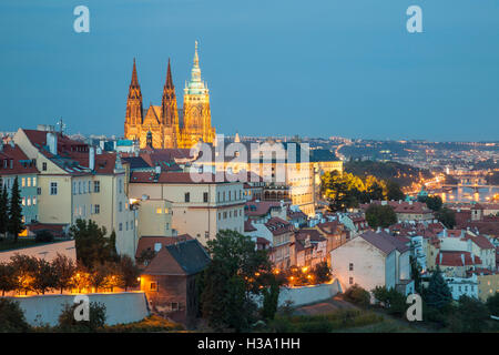 La notte scende a Hradcany a Praga, Repubblica Ceca. Foto Stock