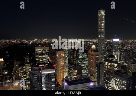 Vista aerea di Manhattan, New York, guardando a nord-est (ish) da Midtown verso Central Park & 432 Park Avenue. Foto Stock