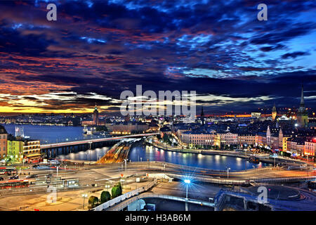 Vista di Stoccolma, la capitale della Svezia da Sodermalm. A destra è possibile vedere la parte della Città Vecchia (Gamla Stan) Foto Stock