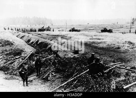 La fanteria tedesca e i serbatoi sul Fronte Orientale, 1941 Foto Stock