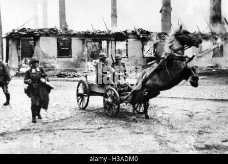 I soldati tedeschi con carrozza a cavallo sul Fronte Orientale, 1941 Foto Stock