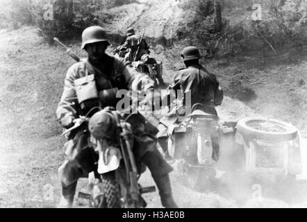 Motociclo tedesco di truppe sul Fronte Orientale, 1941 Foto Stock