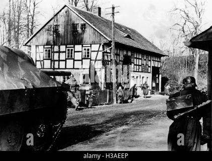 Wehrmacht soldati combattono in Slesia, 1945 Foto Stock