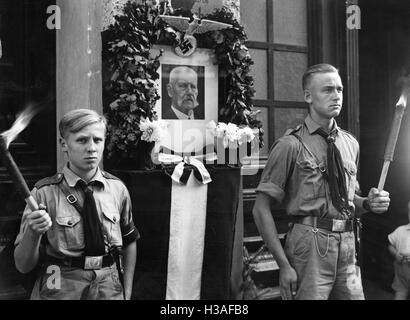 Guardia d'onore della Gioventù Hitleriana per Paul von Hindenburg a Berlino, 1934 Foto Stock