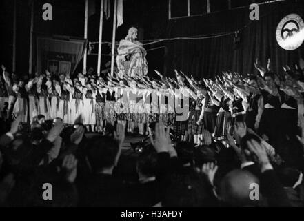 Hitler il gruppo giovanile in un concerto a Madrid, 1943 Foto Stock