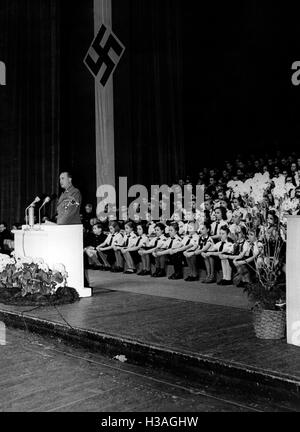 Reich Giovani Leader Arthur Axmann nella Deutsche Oper di Berlino 1943 Foto Stock