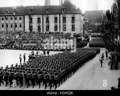 Adolf Hitler e il NSKK al Rally di Norimberga, 1936 Foto Stock