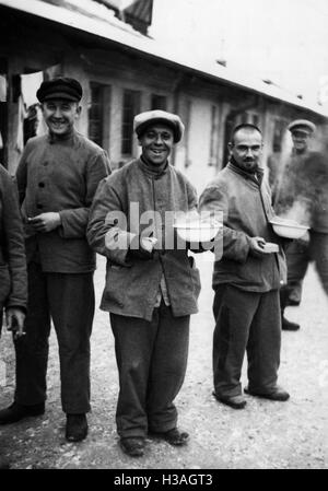 Campo di concentramento i prigionieri a Dachau Foto Stock