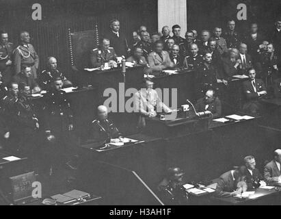 "Hitler il discorso sulla ''Roehm putsch'' di fronte al Reichstag in Kroll Opera House a Berlino, 1934' Foto Stock