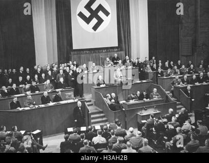 Adolf Hitler il discorso prima del Reichstag nel Kroll Opera House a Berlino, 1933 Foto Stock