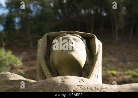 Madonna della Croce scultura Mount Grace Priory Foto Stock