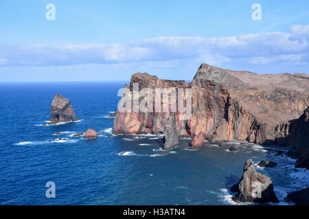 Nord est scogliere di Madera, Ponta do Rosto Foto Stock