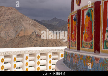 Shanti Stupa Let, capitale del Ladakh, India Foto Stock