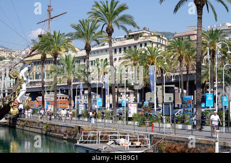 Genova, Italia, Il Bigo & Piazza del Feste Foto Stock