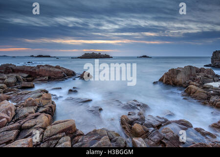 Tramonto a Cobo Bay Guernsey, canale issland. Foto Stock