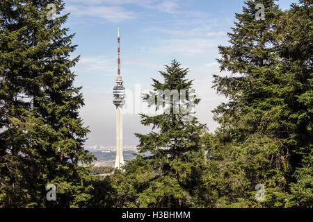 A Belgrado, in Serbia - La torre di Avala Foto Stock