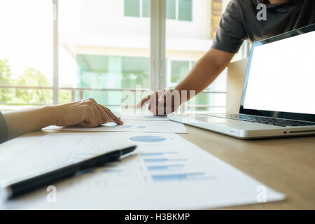 Contabilità,briefing, business,occupato, caucasian,riunione,scartoffie, partenariato, personale rivolta,successo,il lavoro di squadra Foto Stock