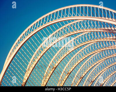 Abstract architettura bianco su Sky Foto Stock