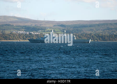 H.D.M.S. Absalom NATO L16 Nave da Guerra Fiume Clyde Scozia Scotland Foto Stock