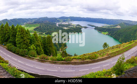 Vista panoramica dei laghi di Sete Cidades, isola Sao Miguel, Azzorre, Portogallo Foto Stock