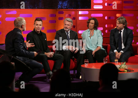 (Da sinistra a destra) Graham Norton, Ewan McGregor, Sam Neill, Miranda Hart e Giovanni Vescovo durante le riprese del Graham Norton Show at The London Studios di Londra, che sarà in onda su BBC1 il venerdì sera. Foto Stock