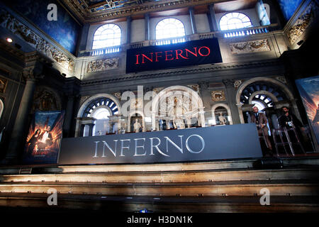 Firenze, Italia. Il 6 ottobre, 2016. Firenze il 6 ottobre 2016. "L'Inferno" Photocall, Premiere mondiale. Credito: insidefoto srl/Alamy Live News Foto Stock