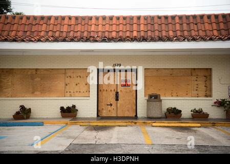 Fort Lauderdale, FL, Stati Uniti d'America. 29 apr, 2016. Seven Eleven su Las Olas in Fort Lauderdale aperto per il business nella mattina di giovedì 6 ottobre 2016. Da Orit Ben-Ezzer/FPG Staff foto.South Florida; nessun MAGS; NESSUNA VENDITA; NO INTERNET; NO TV. © Sun-Sentinel/ZUMA filo/Alamy Live News Foto Stock