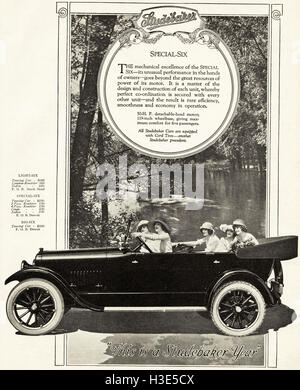 1920 un annuncio da un originale vecchia vintage rivista americana 1920s pubblicità pubblicità Studebaker vetture di Detroit Michigan STATI UNITI Foto Stock