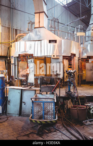 Workstation vuota e il forno Foto Stock