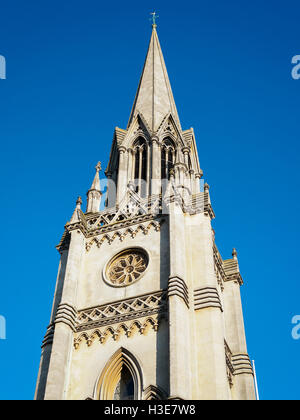 Il campanile della chiesa di San Michele in vasca da bagno Foto Stock