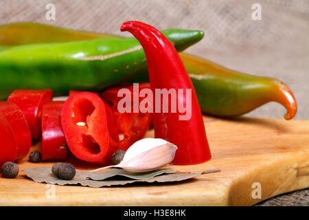 Un peperoncino , splendido sfondo spezie e condimenti close up Foto Stock