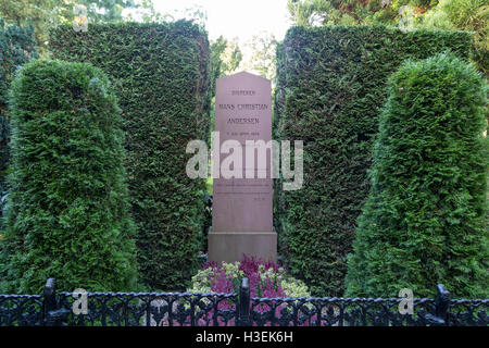 Copenaghen, Danimarca - Ottobre 04, 2016: la tomba del famoso scrittore danese Hans Christian Andersen Foto Stock