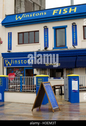 Winstons Fish Bar, Weston-Super-Mare, Somerset, Regno Unito.fish&chips cibo venue ristorante caffetteria takeaway "fast food" Foto Stock