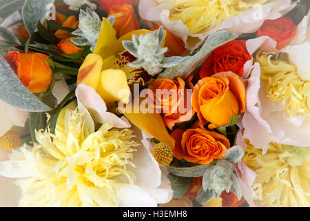 Wedding bouquet di rose, orchidee e peonie Foto Stock