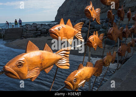 Secca di scultura di pesce da Steve Iredale a Staithes Arti e il patrimonio culturale Weekend North Yorkshire England Regno Unito Regno Unito Foto Stock